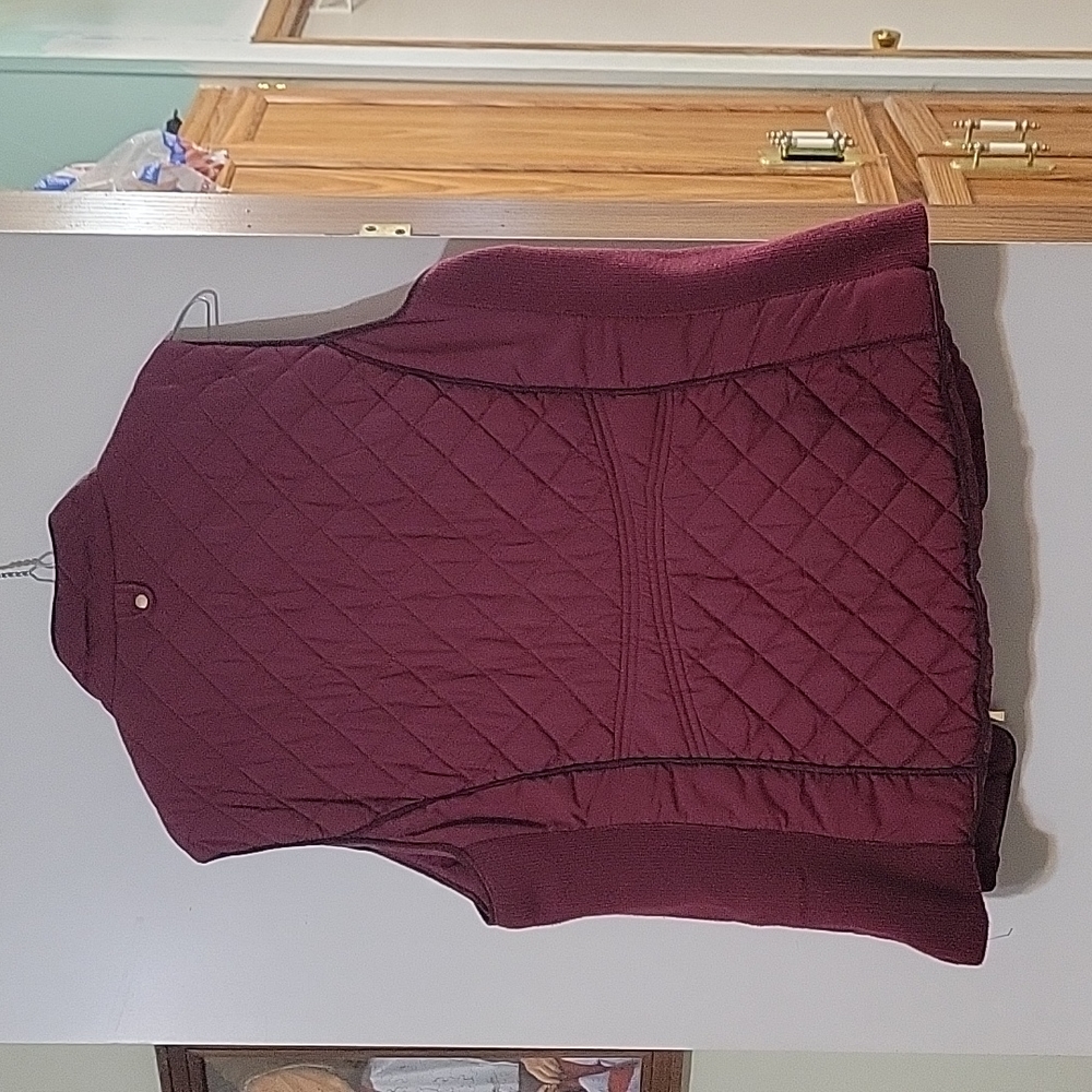Vest - Picture 2 of 4